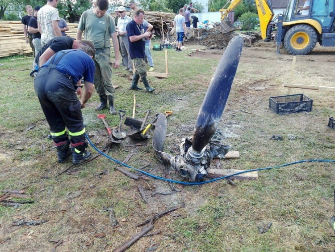 Akcja wydobycia fragmentów samolotu Messerschmitt w Świerzowej Polskiej