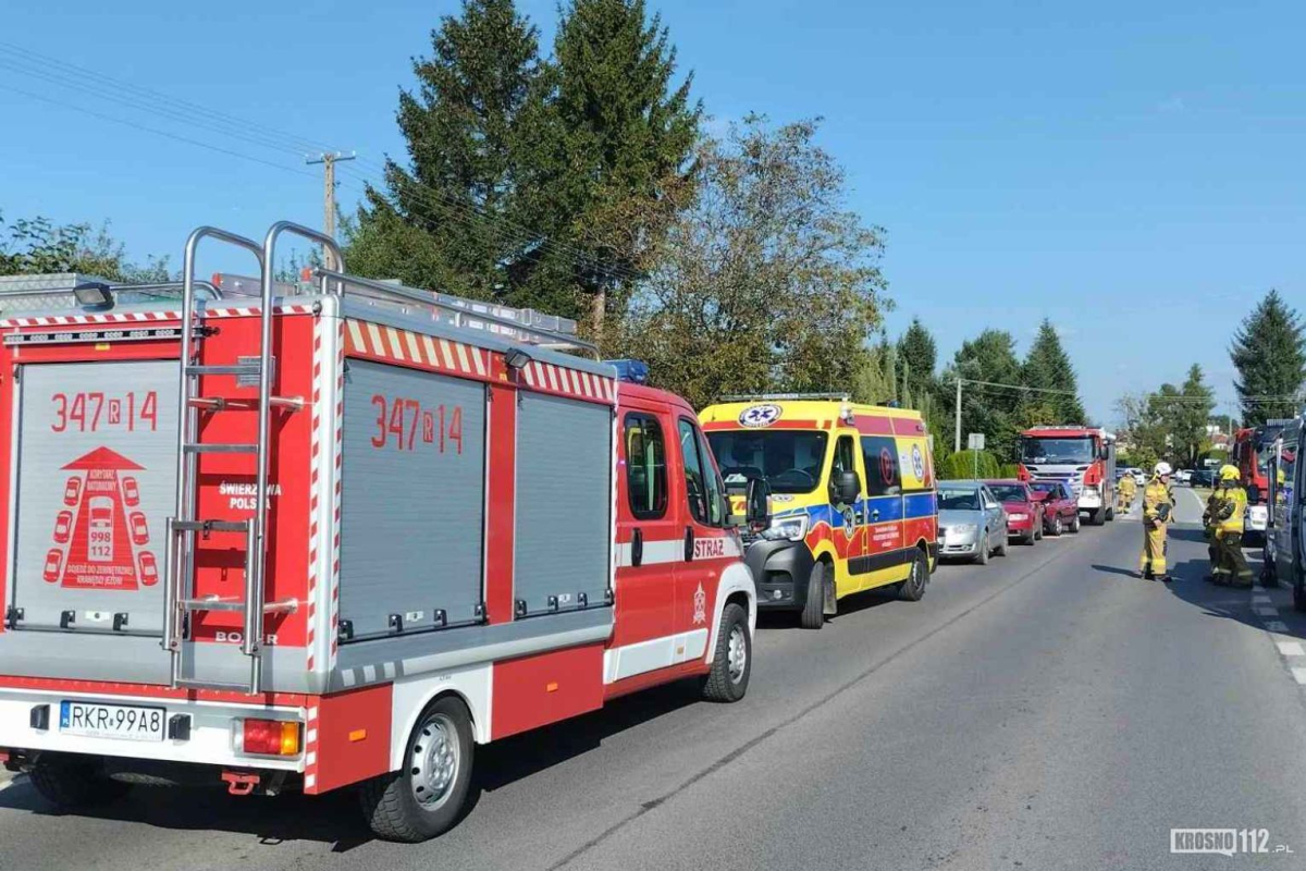 Zderzenie trzech samochodów w Świerzowej Polskiej na ul. Krośnieńskiej