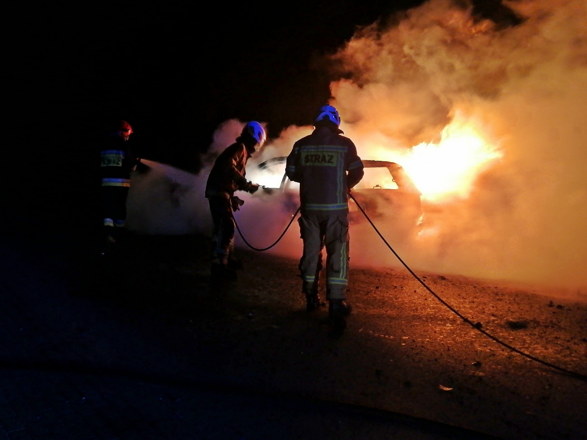 Pożar samochodu osobowego w Świerzowej Polskiej